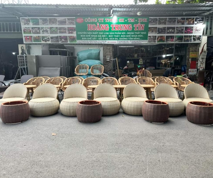 Mẫu Bàn Ghế Cà Phê Đẹp 2025: Đỉnh Cao Sáng Tạo và Chất Lượng từ Hoàng Trung Tín