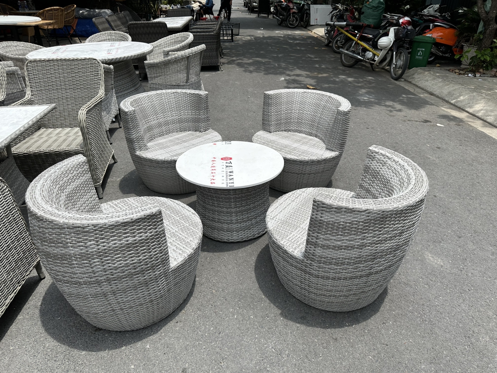 Thanh Lý Bộ Bàn Ghế Sofa Mây Nhựa Ngoài Trời Màu Xám