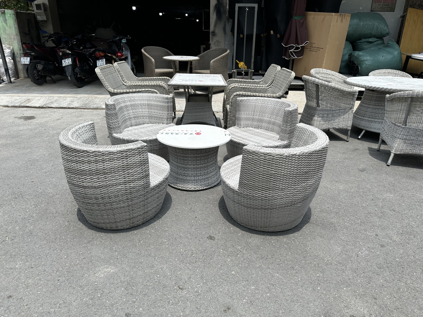 Thanh Lý Bộ Bàn Ghế Sofa Mây Nhựa Ngoài Trời Màu Xám